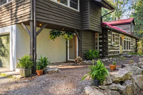 2240 County Line Rd, Champion, PA 15622