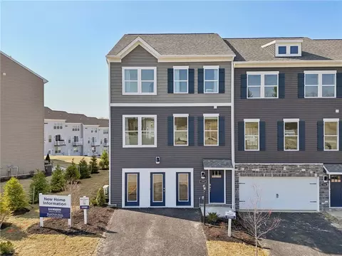 169 Sweetwater Dr, Moon Twp, PA 15108