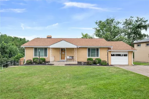 30 Beaver Grade Rd, Mckees Rocks, PA 15136
