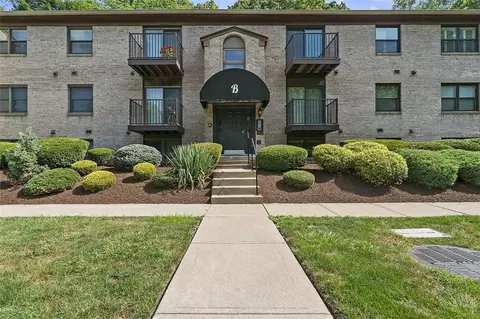 300 Gilkeson Rd #12B, Pittsburgh, PA 15228