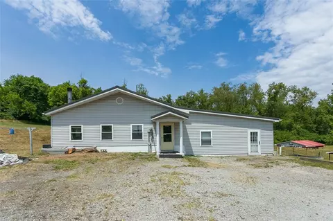 145 Short Ridge Rd, Coal Center, PA 15423