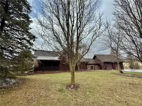 110 Paradise Ln, Slippery Rock, PA 16057