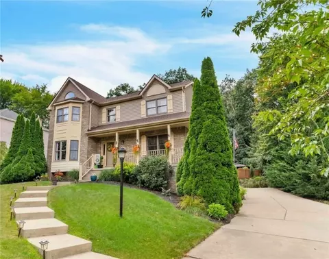 139 Village Dr, Cranberry Township, PA 16066
