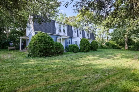 106-108 Davis Rd, Sewickley, PA 15143