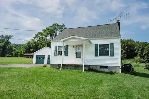 127 Lower Twolick Dr, Indiana, PA 15701