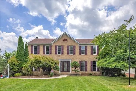 8050 Gina Dr, North Huntingdon, PA 15642