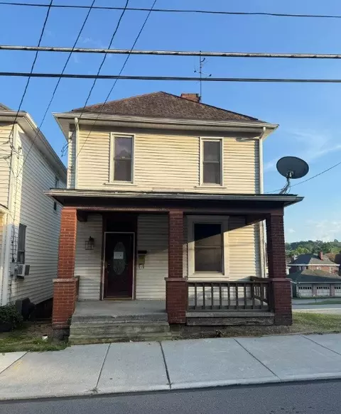 146 E College St, Canonsburg, PA 15317
