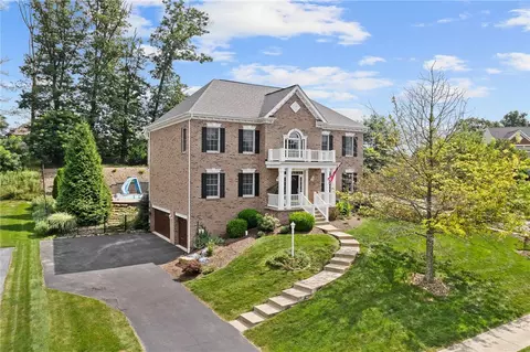 308 Walnut Dr, Venetia, PA 15367