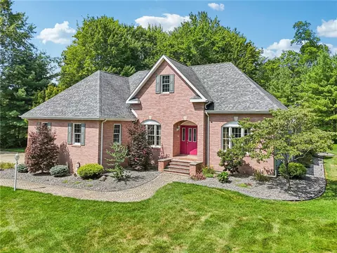 402 Woodland Dr, New Wilmington, PA 16142