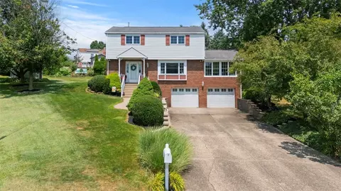 4 Cheryl Dr, Coraopolis, PA 15108