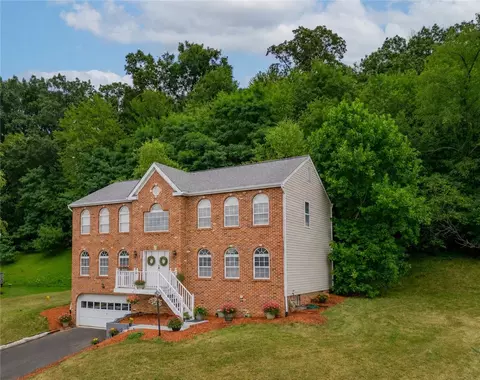 302 Cosette Dr, Cranberry Township, PA 16066