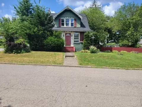 562 Hawthorne Pl, Sharon, PA 16146