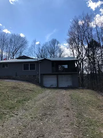 228 Gazebo Rd, Latrobe, PA 15650