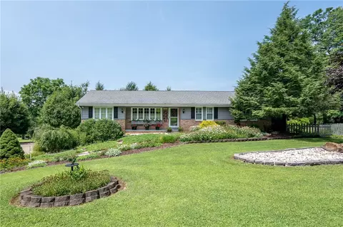 208 Malvina Ln, Latrobe, PA 15650