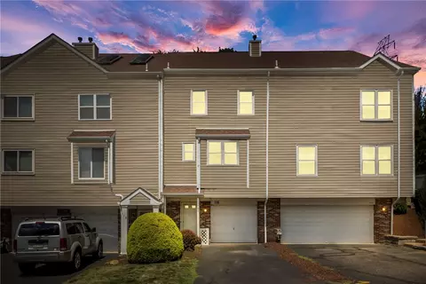 116 Old Village Ln, Bethel Park, PA 15102