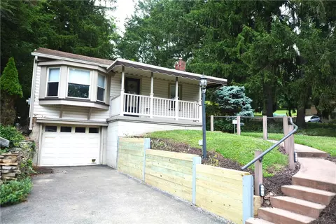2425 Hampton Ave, Allison Park, PA 15101