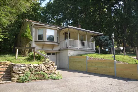 2425 Hampton Ave, Allison Park, PA 15101