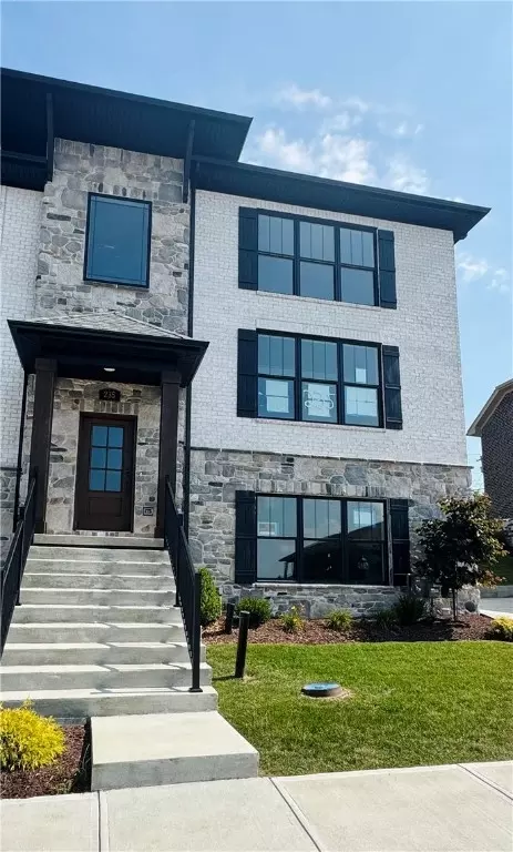 235 Lucca Ln, Pittsburgh, PA 15241