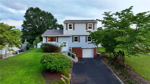 428 Alpine Village Dr, Monroeville, PA 15146