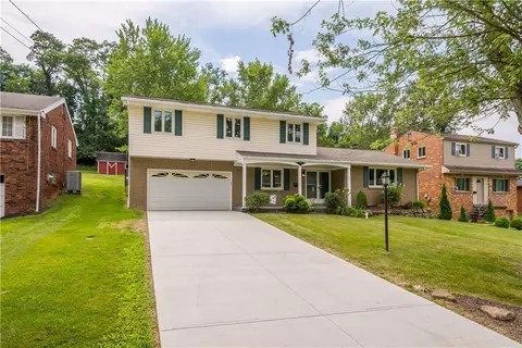 60 Fairhill Dr, Washington, PA 15301