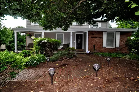 2340 Hidden Timber Dr, Pittsburgh, PA 15241