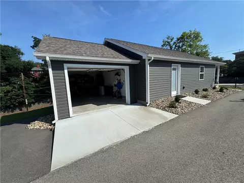 1100 8th Ave, New Brighton, PA 15066