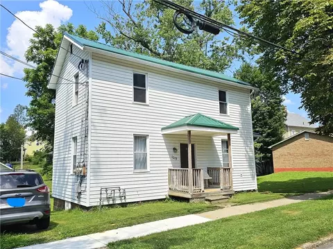 1019 School St, Indiana, PA 15701