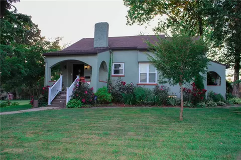112 Elm Dr, Trafford, PA 15085