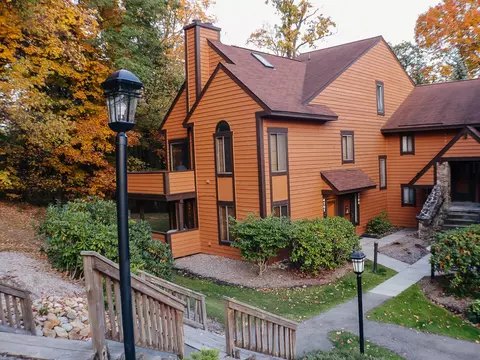 4701 Swiss Mountain Dr, Champion, PA 15622