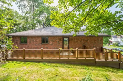 424 N Highland Ave, Oakdale, PA 15071