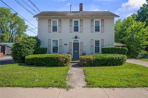 127 W Vine St, New Wilmington, PA 16142