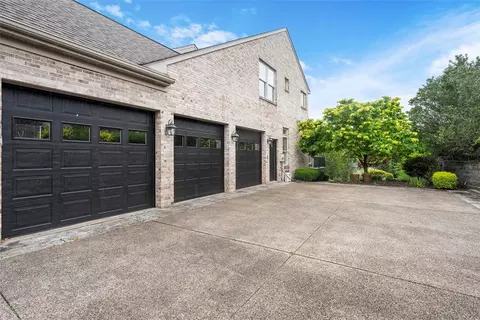 268 Arrowhead Ln, Eighty Four, PA 15330 photo 47
