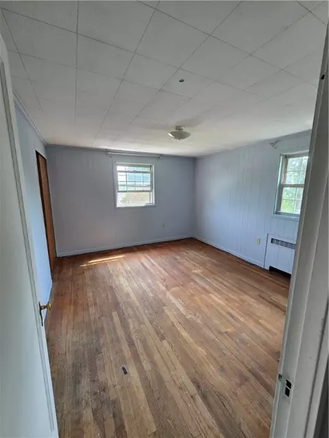 Bedroom - 956 Jefferson Dr, Clairton, PA 15025 photo 3 of 4