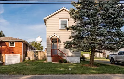 2606 Monroe St, Natrona Heights, PA 15065