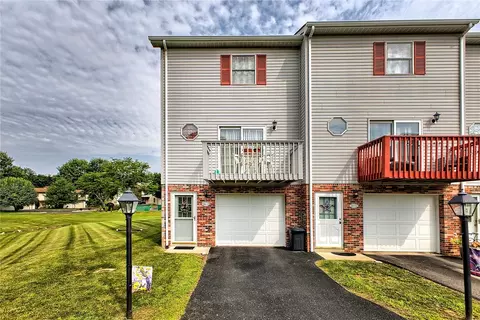 801 Gazebo Dr, Greensburg, PA 15601