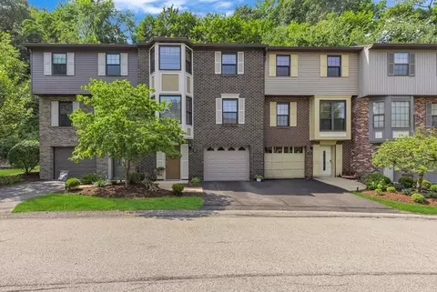 760 Windvue Dr, Pittsburgh, PA 15205