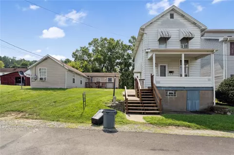16-18 Grand St, Belle Vernon, PA 15012