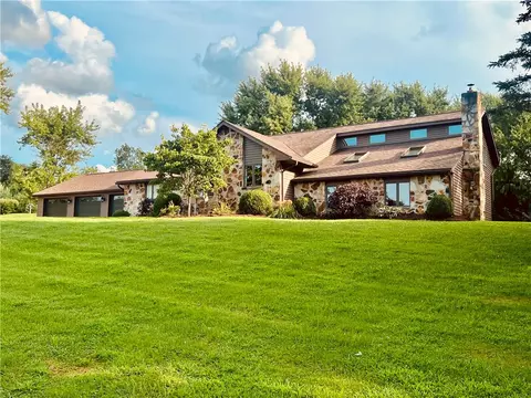 197 Eannotti Rd, Dawson, PA 15428