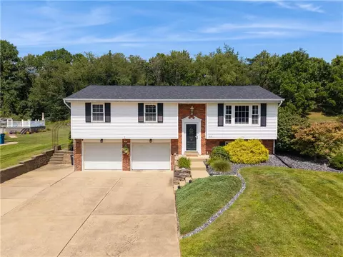 949 Rolling Meadows Dr, Greensburg, PA 15601
