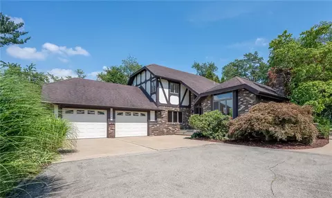 2655 Snyder Ln, Irwin, PA 15642