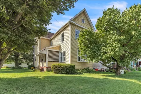 1303 4th Ave, Ford City, PA 16226