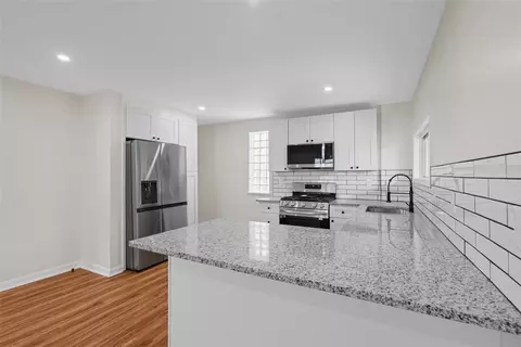1612 Miriam St, Pittsburgh, PA 15218 photo 4