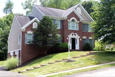 104 Walnut Dr, Venetia, PA 15367