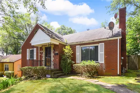 2037 E Kendon Dr, Wilkinsburg, PA 15221