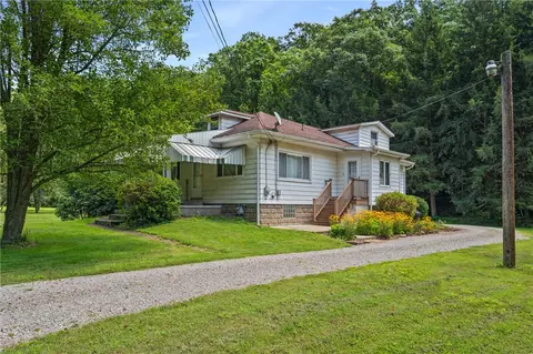 286 Howes Run Rd, Tarentum, PA 15084