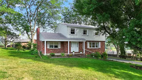 218 Skyline Dr, Belle Vernon, PA 15012