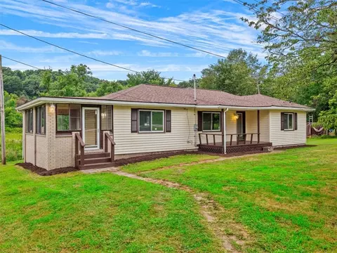 1403 Blackhawk Rd, Darlington, PA 16115