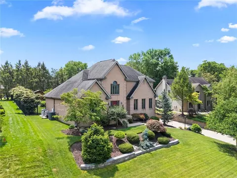 2112 Adams Dr, Jefferson Hills, PA 15025
