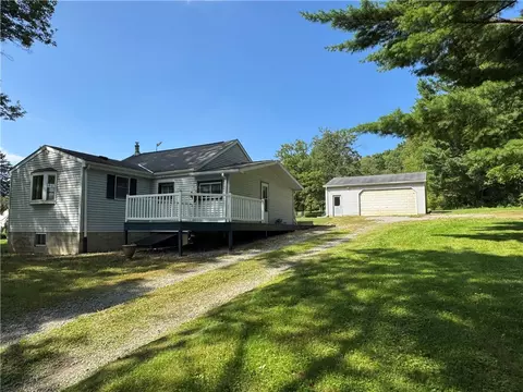 375 Browns Hill Rd, Valencia, PA 16059