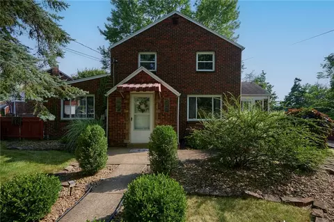 100 Oak Ave, Penn Hills, PA 15235